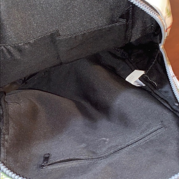 FRIENDS White and Red Backpack with Iconic Design-rare! - Picture 3 of 7